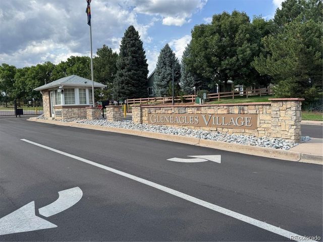 31 Sutherland Ct, Highlands Ranch, CO 80130