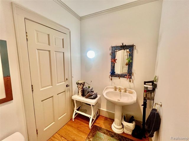 488 Vinewood Avenue, Birmingham, MI 48009