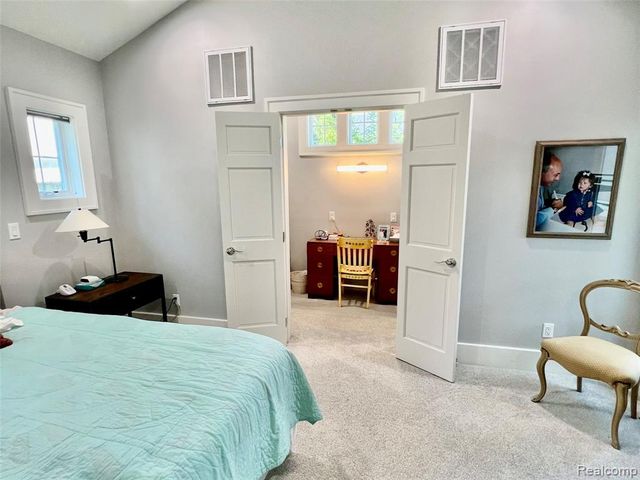 488 Vinewood Avenue, Birmingham, MI 48009