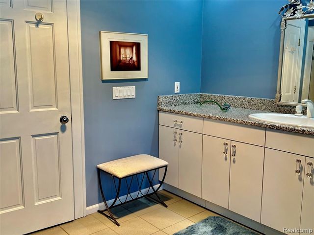 488 Vinewood Avenue, Birmingham, MI 48009