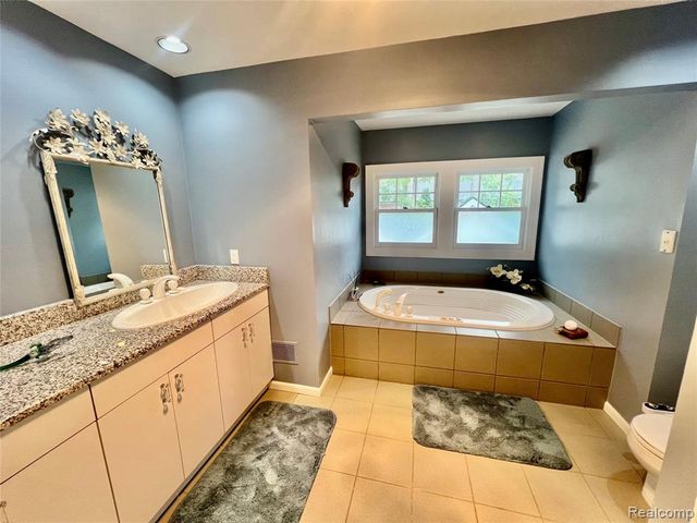 488 Vinewood Avenue, Birmingham, MI 48009