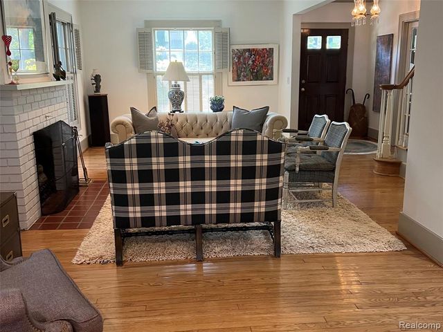 488 Vinewood Avenue, Birmingham, MI 48009