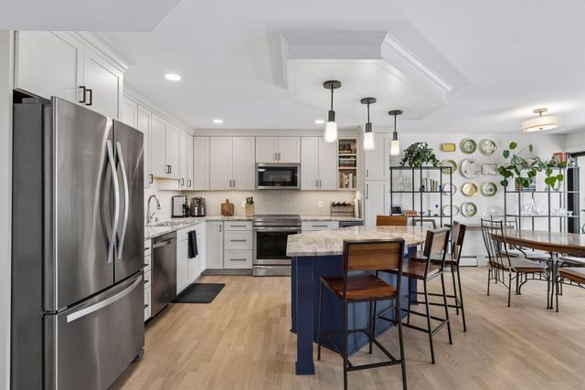 7220 York Avenue S 413, Edina, MN 55435
