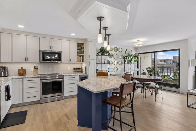 7220 York Avenue S 413, Edina, MN 55435