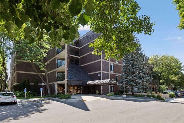 7220 York Avenue S 413, Edina, MN 55435