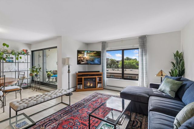 7220 York Avenue S 413, Edina, MN 55435