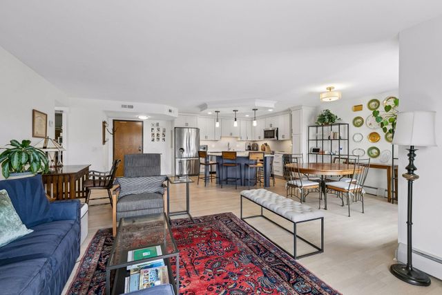 7220 York Avenue S 413, Edina, MN 55435