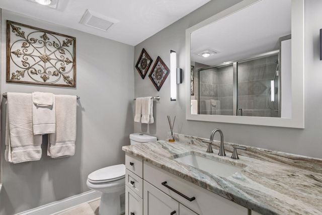 7220 York Avenue S 413, Edina, MN 55435