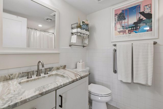 7220 York Avenue S 413, Edina, MN 55435