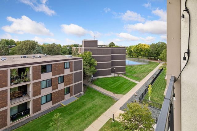 7220 York Avenue S 413, Edina, MN 55435