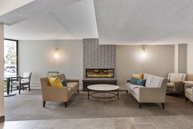 7220 York Avenue S 413, Edina, MN 55435