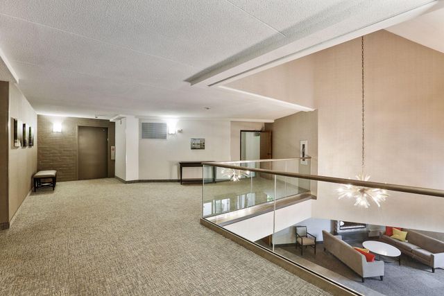 7220 York Avenue S 413, Edina, MN 55435