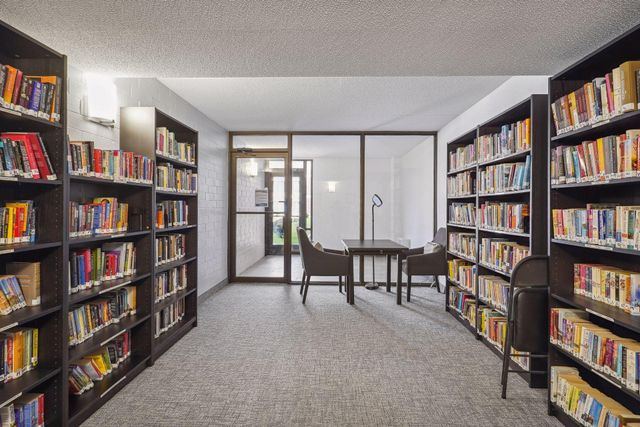 7220 York Avenue S 413, Edina, MN 55435