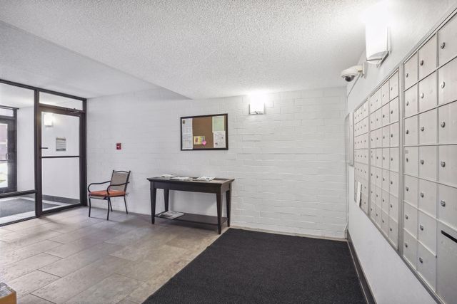 7220 York Avenue S 413, Edina, MN 55435