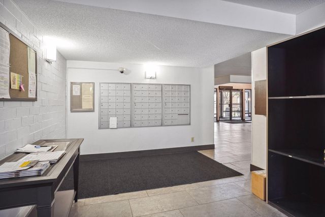 7220 York Avenue S 413, Edina, MN 55435