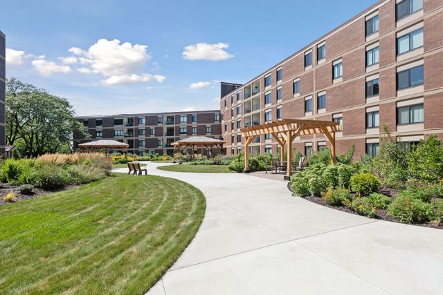 7220 York Avenue S 413, Edina, MN 55435