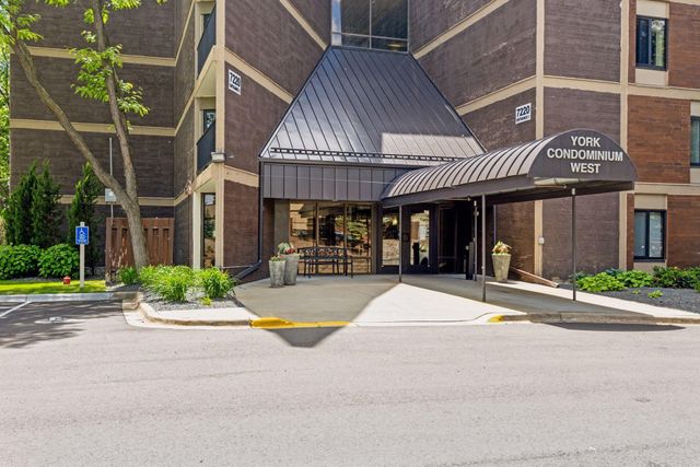 7220 York Avenue S 413, Edina, MN 55435