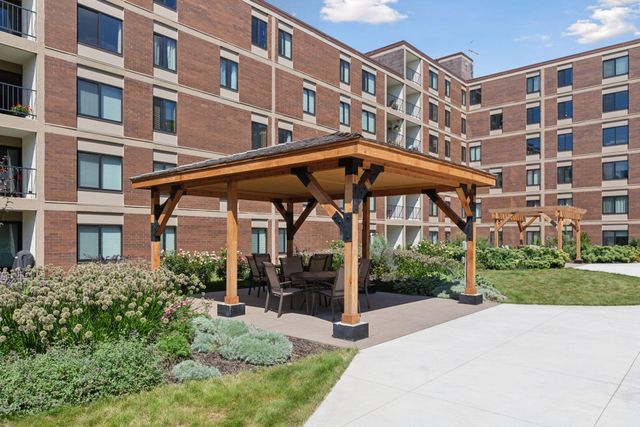 7220 York Avenue S 413, Edina, MN 55435