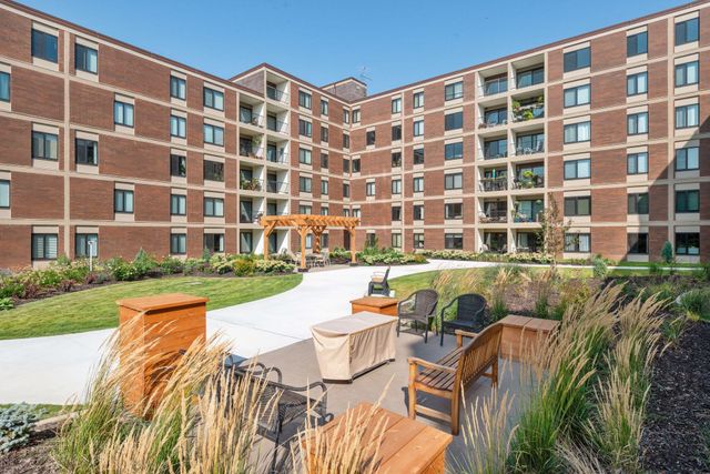 7220 York Avenue S 413, Edina, MN 55435