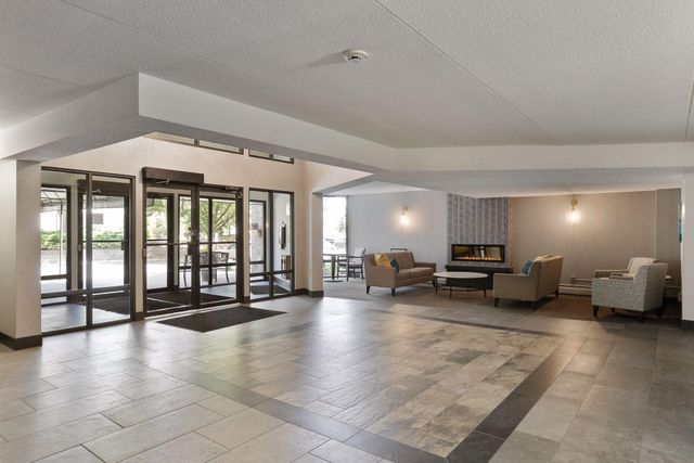 7220 York Avenue S 413, Edina, MN 55435