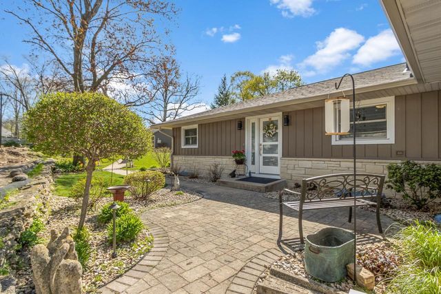 3060 Shadyside Drive, Stoughton, WI 53589