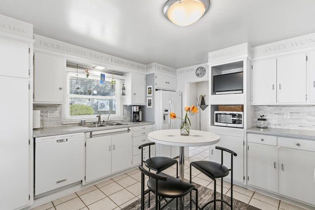 3060 Shadyside Drive, Stoughton, WI 53589