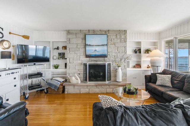 3060 Shadyside Drive, Stoughton, WI 53589