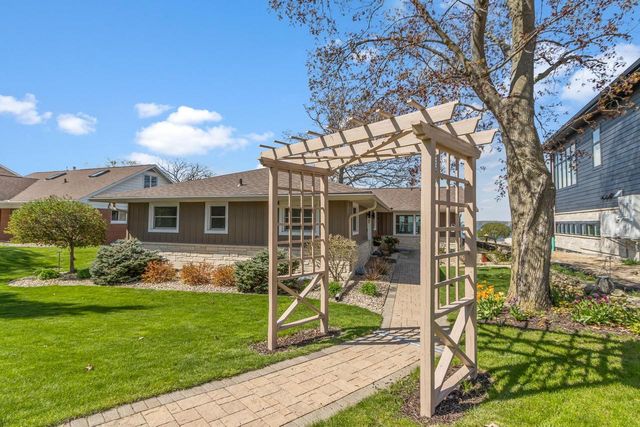 3060 Shadyside Drive, Stoughton, WI 53589