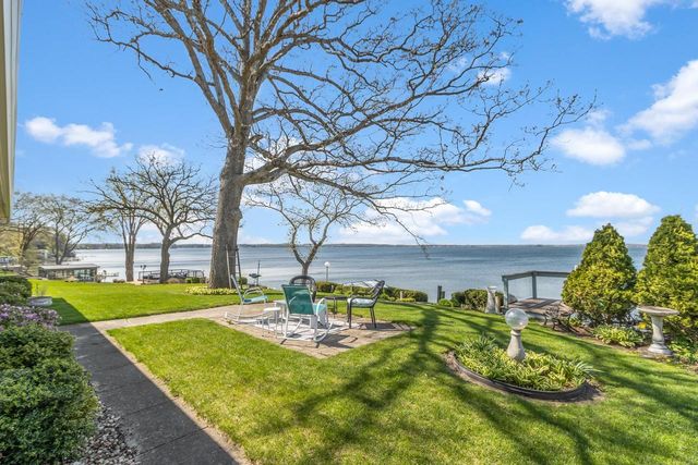 3060 Shadyside Drive, Stoughton, WI 53589