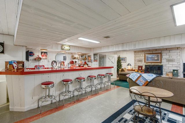 3060 Shadyside Drive, Stoughton, WI 53589