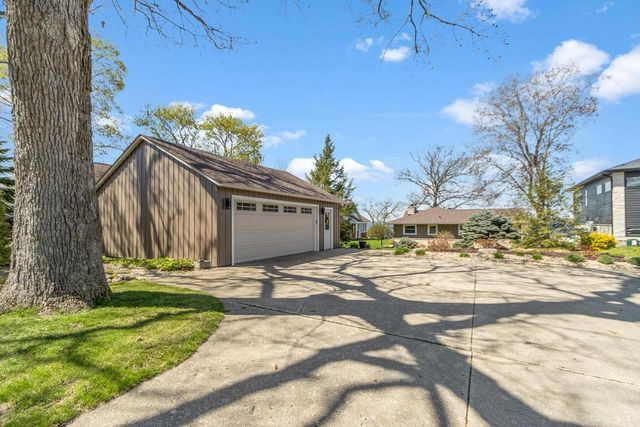 3060 Shadyside Drive, Stoughton, WI 53589