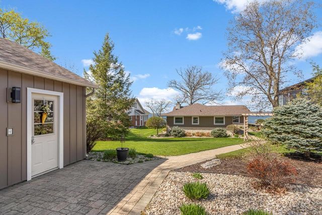 3060 Shadyside Drive, Stoughton, WI 53589