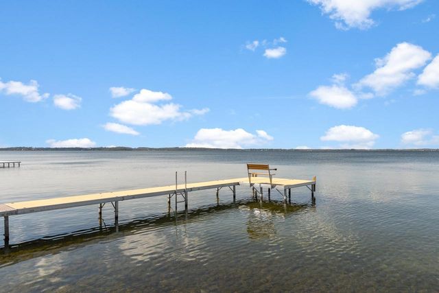 3060 Shadyside Drive, Stoughton, WI 53589