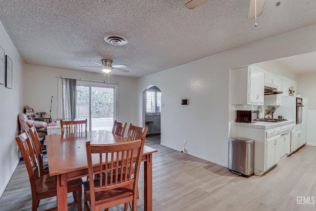 5804 Carissa Avenue, Bakersfield, CA 93309