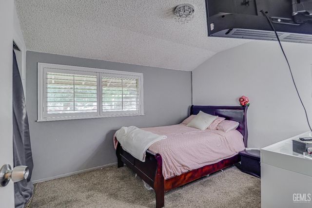 5804 Carissa Avenue, Bakersfield, CA 93309