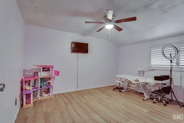 5804 Carissa Avenue, Bakersfield, CA 93309