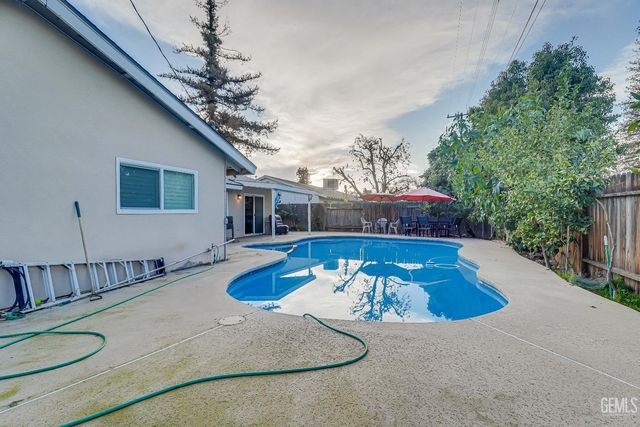 5804 Carissa Avenue, Bakersfield, CA 93309