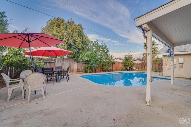 5804 Carissa Avenue, Bakersfield, CA 93309