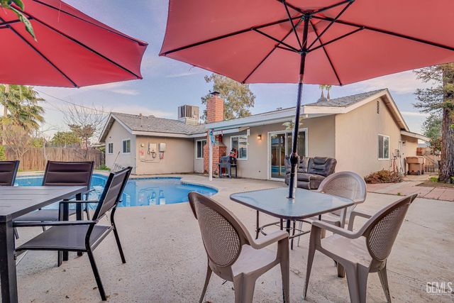 5804 Carissa Avenue, Bakersfield, CA 93309