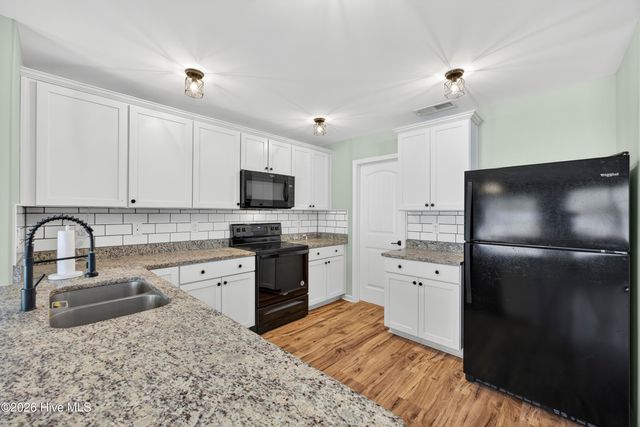 94 W Luminous Way, Hampstead, NC 28443