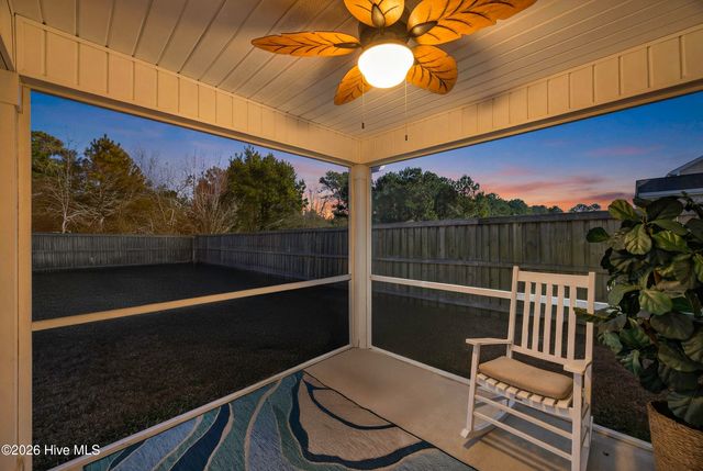 94 W Luminous Way, Hampstead, NC 28443