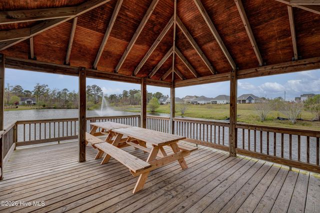 94 W Luminous Way, Hampstead, NC 28443