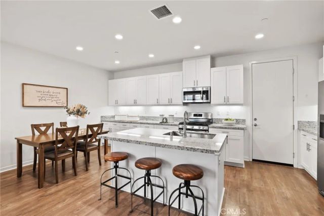 36 Savannah, Lake Forest, CA 92630