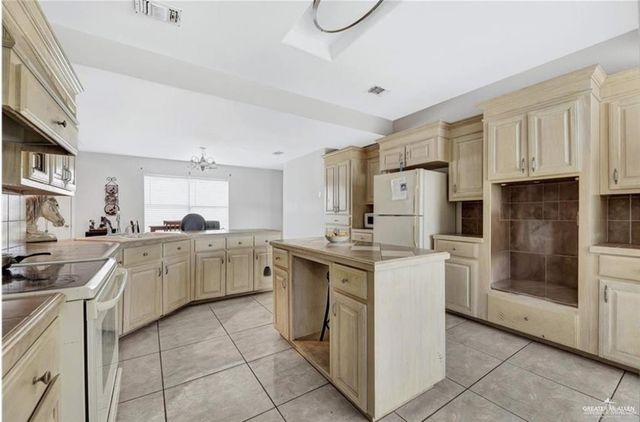 402 Mockingbird Lane, La Villa, TX 78562