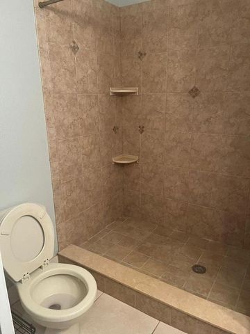 6053 10th Avenue N 237, Greenacres, FL 33463