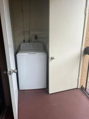 6053 10th Avenue N 237, Greenacres, FL 33463