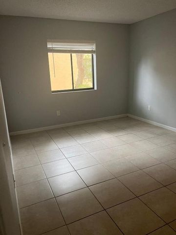 6053 10th Avenue N 237, Greenacres, FL 33463