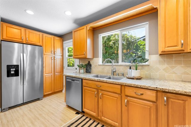 1333 Kaeleku Street, Honolulu, HI 96825