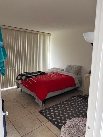 3190 Bird Ave 15, Coconut Grove, FL 33133