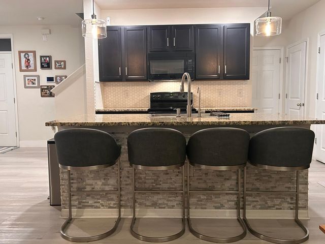 32804 BROOKS HAWK LN, Wesley Chapel, FL 33543